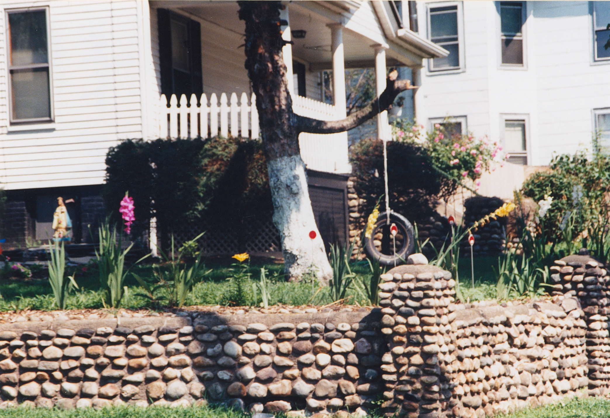 Fau-4 Garden Wall Holyoke 1